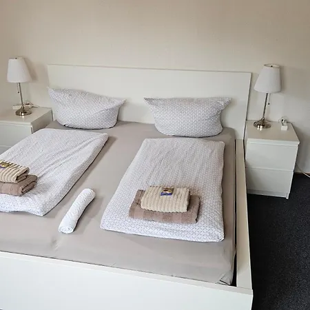 Hotel Dorfkrug - Günstige Altbauzimmer Am Oland
