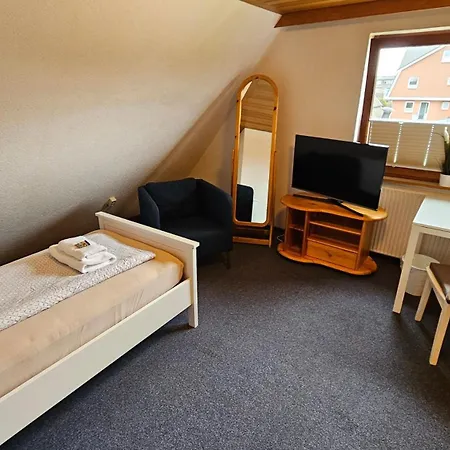 Dorfkrug - Günstige Altbauzimmer Am Oland Hotel *